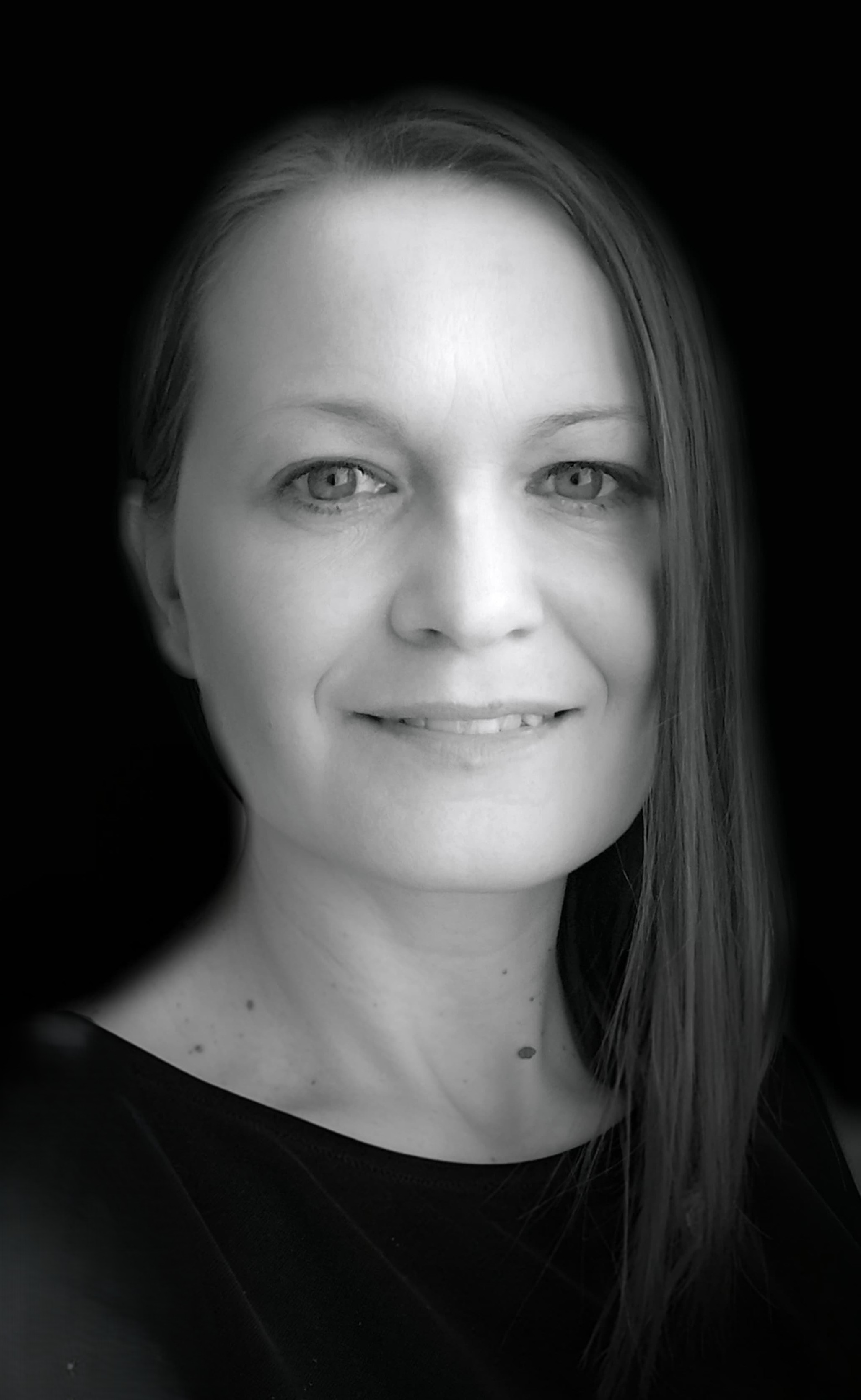 Paula Nowak — tłumaczka ustna języka francuskiego